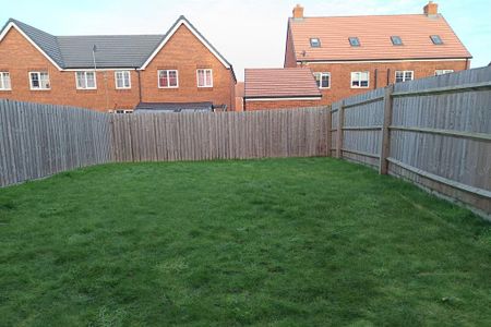 3 bedroom semi-detached house to rent - Photo 3