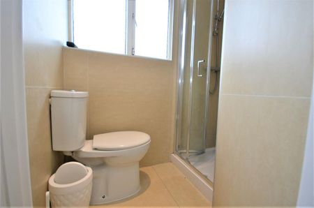 1 bedroom in a house share to rent - Photo 5