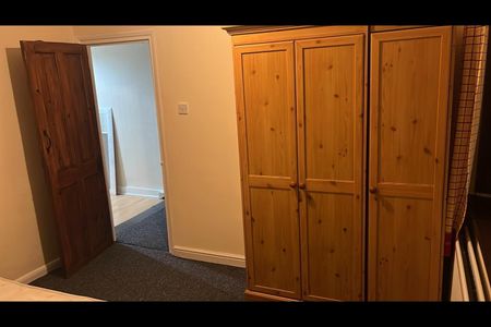 3 Bed Flat, Kitchener Road, E17 - Photo 4