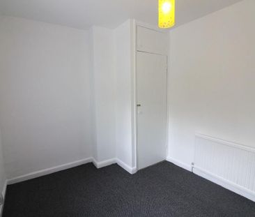 2 bedroom end of terrace house to rent - Photo 6