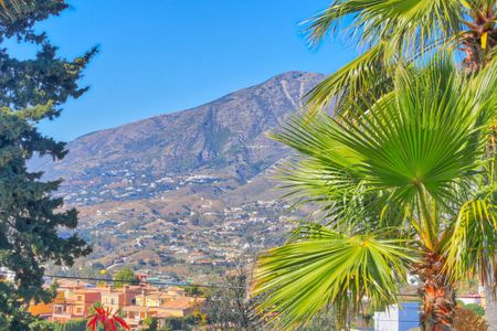 House in Sierrezuela, Costa del Sol - Photo 4