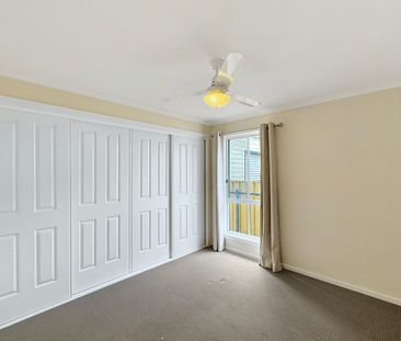 Three Bedroom Home with Low Maintenance Living - Photo 4