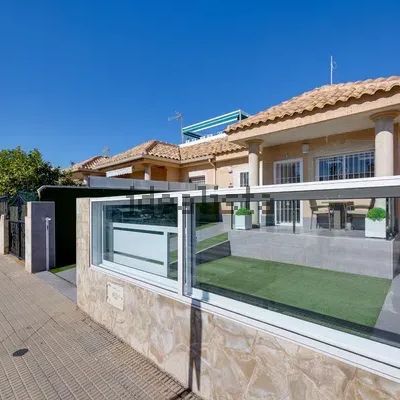 Alquiler de casa o chalet independiente en La Zenia - Photo 1