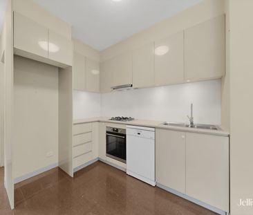 Ground-Floor Living in the Heart of Carnegie - Photo 6