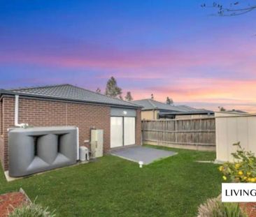 “Immaculate Family Living in the Heart of Point Cook” - Photo 3