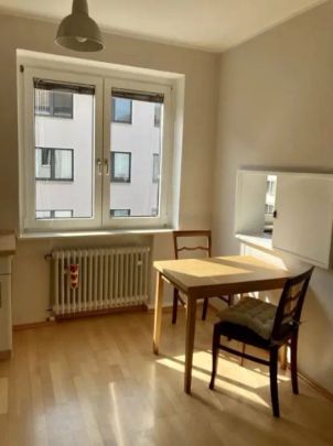 Wohnung mit Balkon zum Einziehen und Wohlfühlen in Düsseldorf - Photo 1