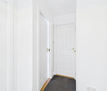 3 bedroom detached house to rent - Photo 2