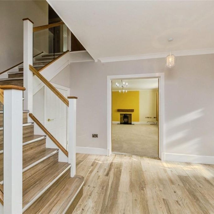 5 bedroom detached house to rent - Photo 1