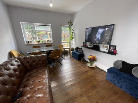 2 bedroom semi-detached bungalow to rent - Photo 3