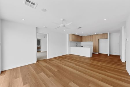 8/3 Moores Road, Redland Bay QLD 4165 - Apartment For Rent - $550 | Domain - Photo 3