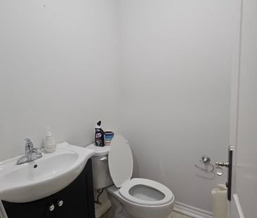 For Lease - 5164 New Street, Burlington, Ontario - Photo 1