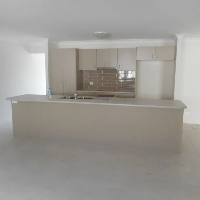 Spacious 4 Bedroom Family Home - Photo 1