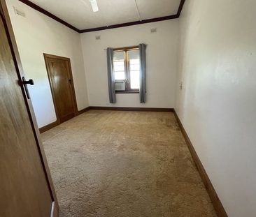 Charming 3-Bedroom Home - Photo 4