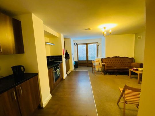 2 bedroom flat to rent - Photo 1