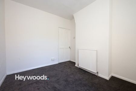 3 bed terraced house to rent in Newcastle Street, Newcastle-under-Lyme, Staffordshire - Photo 3
