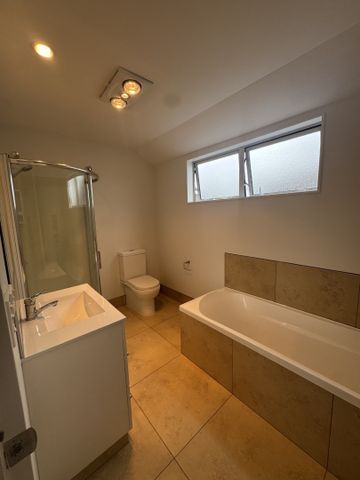 Renovated in the heart of Henderson - Photo 3