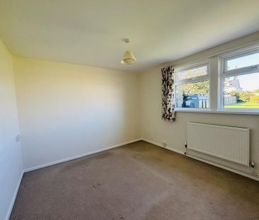 3 bedroom detached bungalow to rent - Photo 2