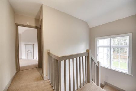 4 bedroom detached house to rent - Photo 2
