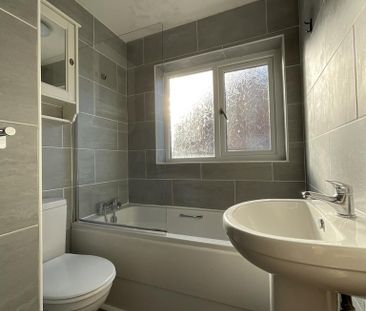 2 bedroom semi-detached house to rent - Photo 3