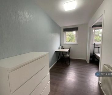 3 bedroom detached house to rent - Photo 3