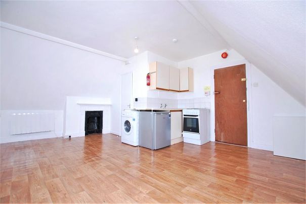Studio to rent - Photo 1