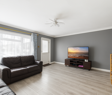 3 bedroom terraced house to rent - Photo 2