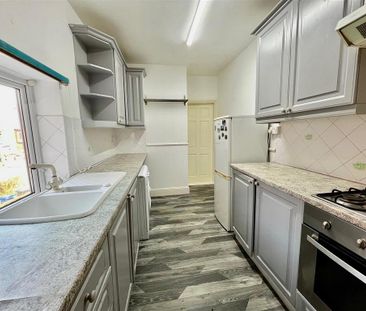 3 bedroom maisonette to rent - Photo 3