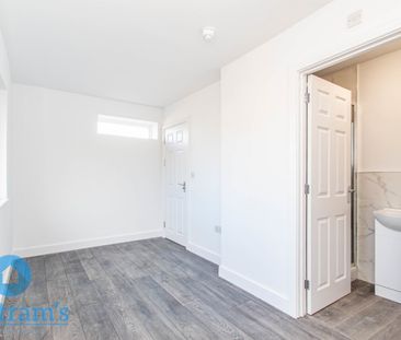 6 bed Semi-Detached House for Rent - Photo 5