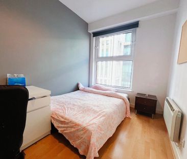2 bedroom Flat To Let - Photo 1