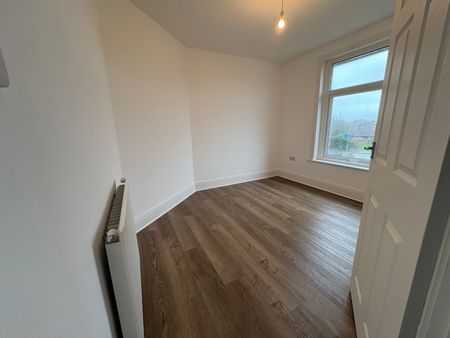 2 bedroom semi-detached house to rent - Photo 3