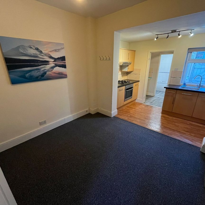 2 bedroom terraced house to rent - Photo 1