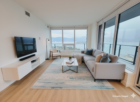 Large 2 bed 2 bath Downtown condo at Water street - Photo 2