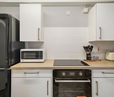 1 Bed Flat, New Kings Road, SW6 - Photo 1