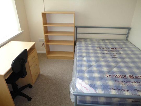 5 bedroom house to rent - Photo 1