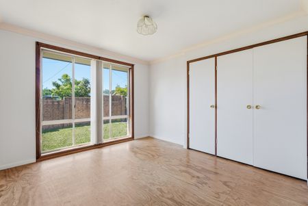 23 Walmsley Rd, Ourimbah NSW 2258 - House For Rent | Domain - Photo 5