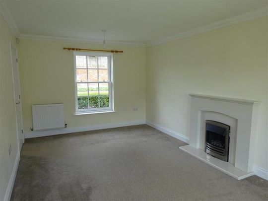 4 bedroom link detached house to rent - Photo 1