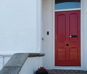 Beautiful Georgian home in the heart of Bray - Photo 4