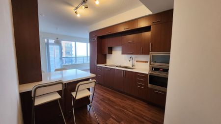 For Lease - 5 Sheppard Avenue Unit# 2225, Toronto, Ontario - Photo 4