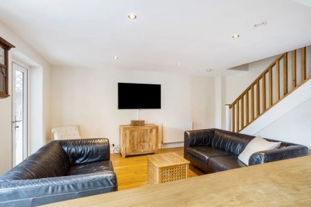 3 bedroom cottage to rent - Photo 2