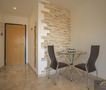 Apartamento de alquiler en Sierra de Los Villares, 91, Gea y Truyols - Photo 2