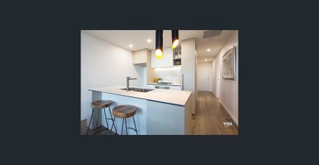 Stunning Top Floor 3 Bedroom Apartment in Newmarket! - Photo 4