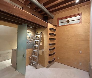 For Lease - 303 Coxwell Avenue Unit# rear workspace, Toronto, Ontario - Photo 2