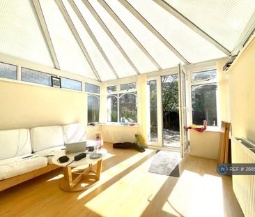 3 bedroom end of terrace house to rent - Photo 1