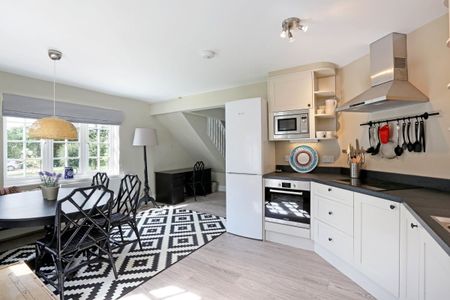 2 bedroom semi-detached house to rent - Photo 4