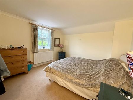 4 bedroom detached house to rent - Photo 5