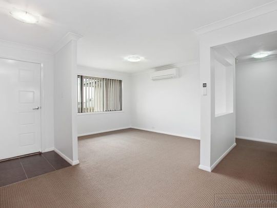 8 Lapwing Street, Aberglasslyn NSW 2320 - House For Rent | Domain - Photo 1