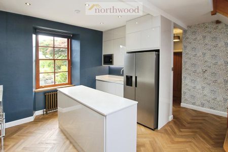 5 bedroom semi-detached house to rent - Photo 2