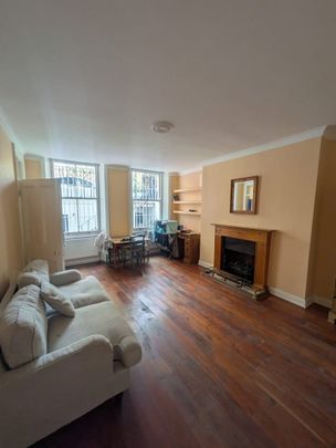 1 Bed Flat, Nevern Square, SW5 - Photo 1