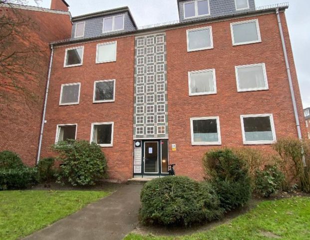 Gemütliche Zwei-Zimmer-Dachgeschoss-Wohnung mit Küche in ruhiger Lage Schwachhausesn - Photo 1