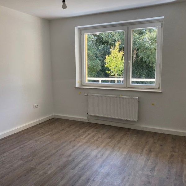 Renovierte 3-Zimmer-Wohnung mit Balkon - Foto 1